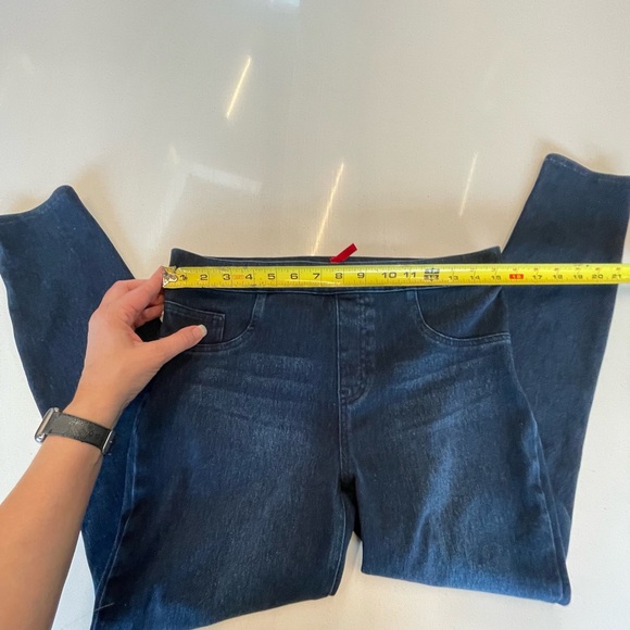 $148 SPANX Jeanish Leggings premium denim flatterfit indigo 27” inseam small - Picture 11 of 16